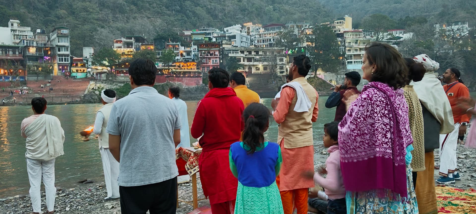 Aarti al tramonto sul Gange